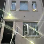 Luton Short Term Lets - Cardiff Road