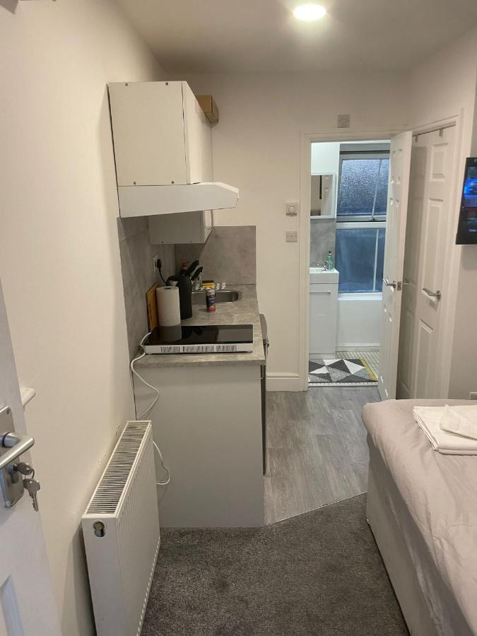 Luton Short Term Lets - Cardiff Road Apartment
