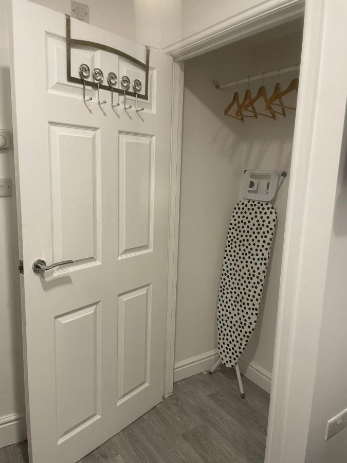Luton Short Term Lets - Cardiff Road Apartment *
