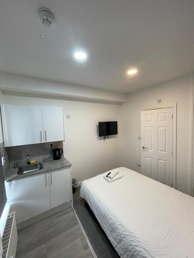 Luton Short Term Lets - Cardiff Road * Luton (Bedfordshire)